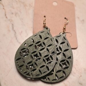 Elegant Green Teardrop Earrings